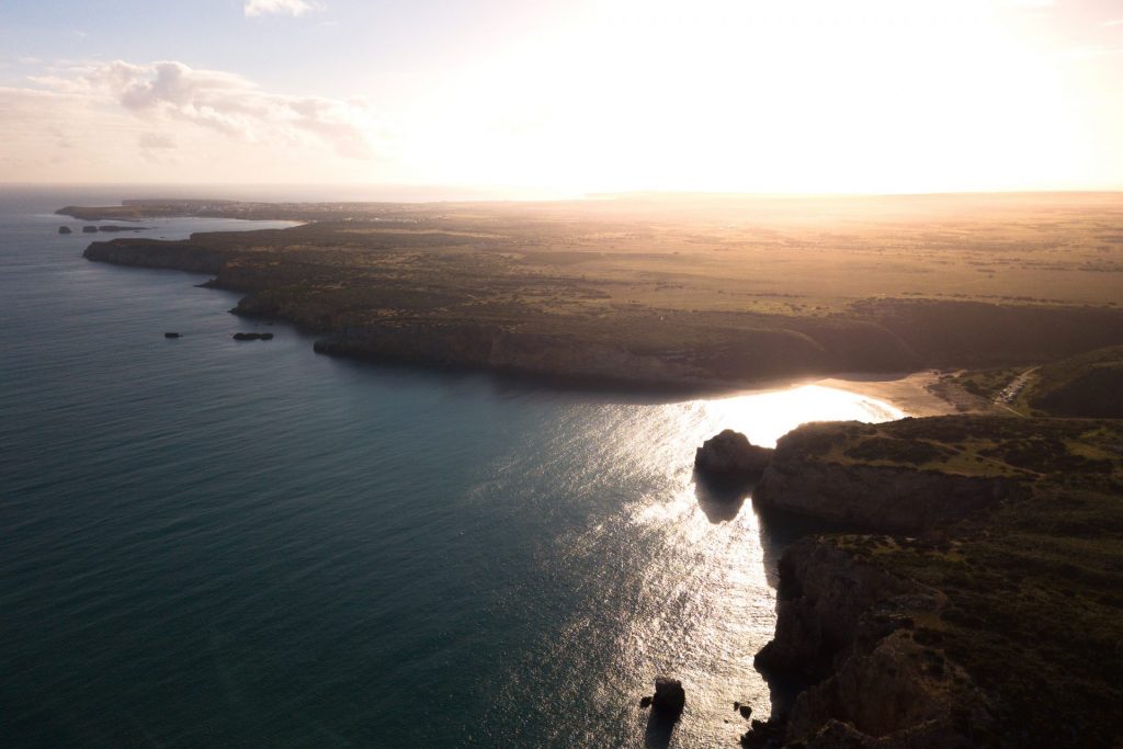 Atemberaubende Natur An der Algarve mit Steilküste und viel Natur